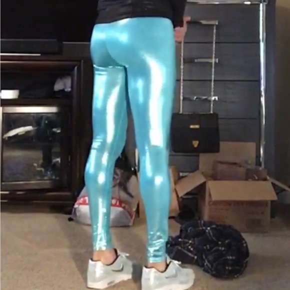 Meet your Posher, Jenny - Picture 2 of 7